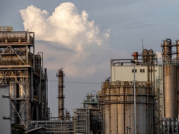 Защита сложной сделки по продаже нефтеперерабатывающего завода