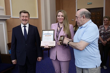 15 июня в мэрии города прошло вручение дипломов и медалей конкурса «Новосибирская марка».
